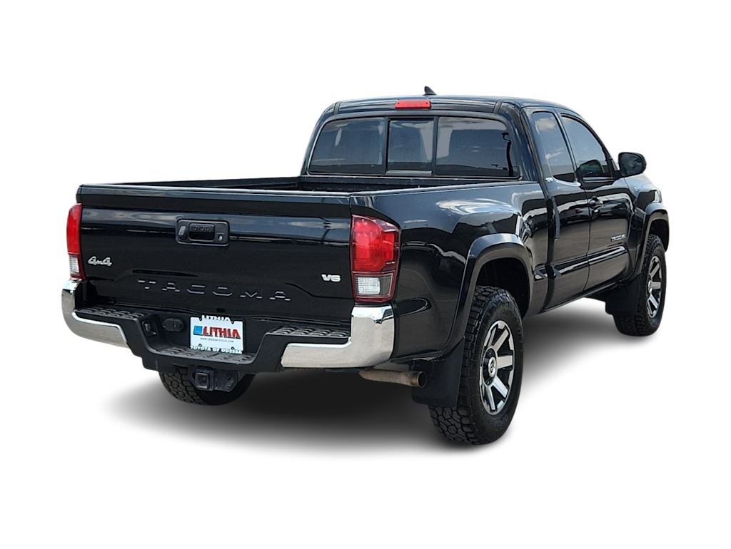 Thumbnail: 2018 Toyota Tacoma - 20