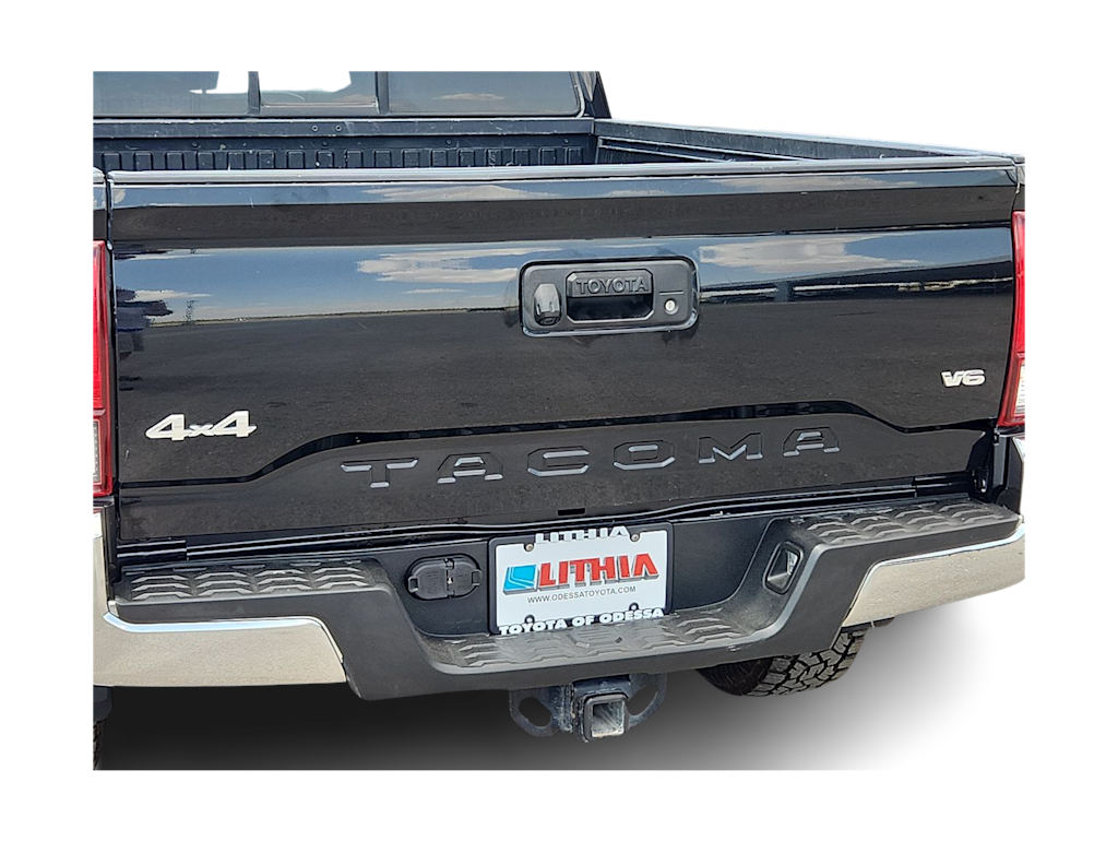 Thumbnail: 2018 Toyota Tacoma - 22