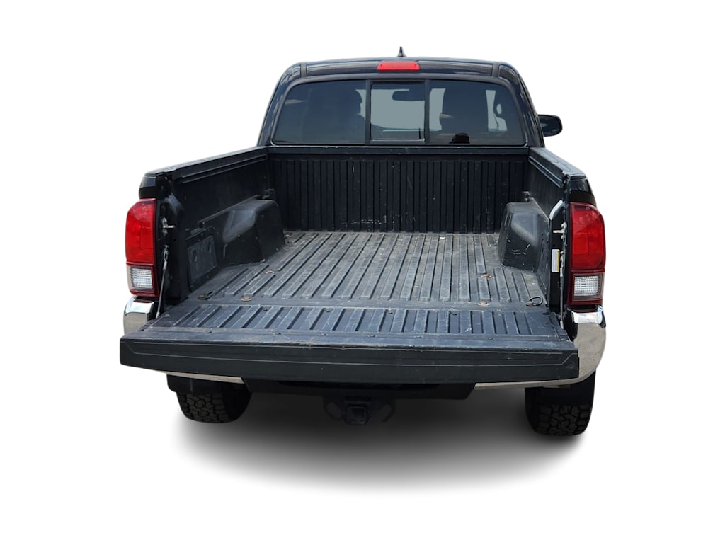 Thumbnail: 2018 Toyota Tacoma - 17