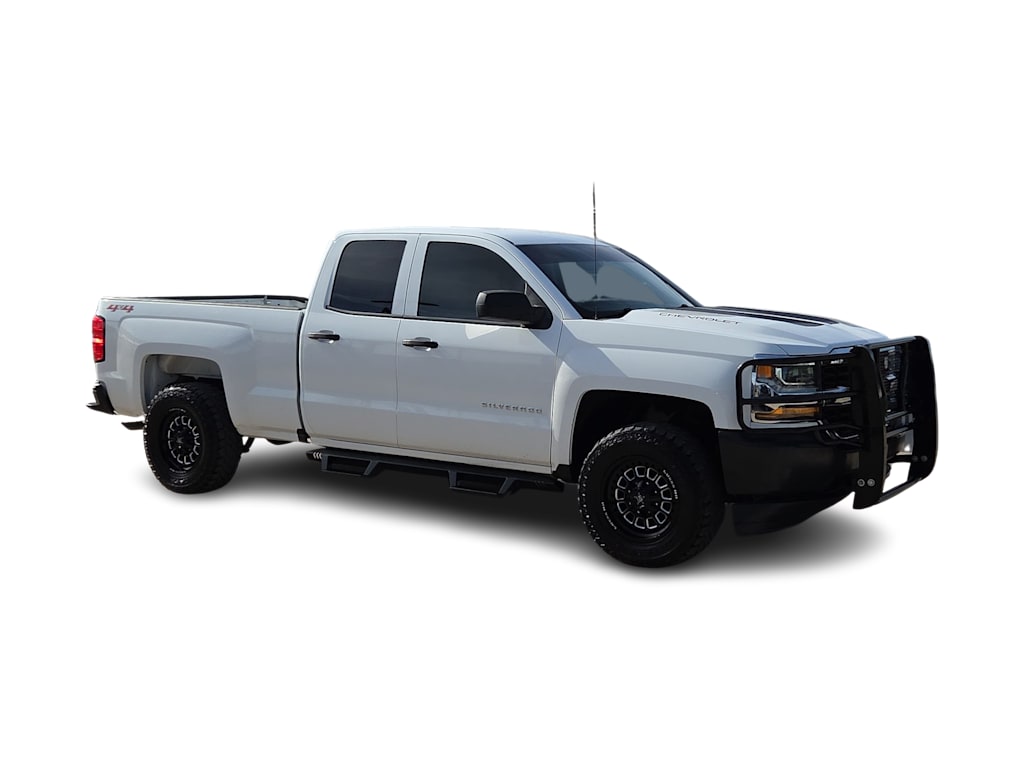 Thumbnail: 2018 Chevrolet Silverado 1500 - 3