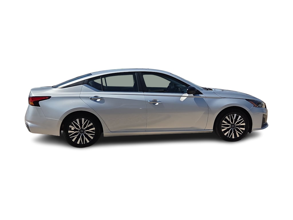Thumbnail: 2024 Nissan Altima - 20