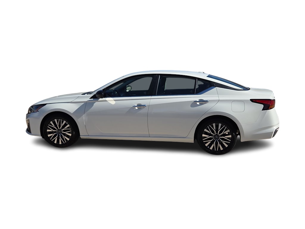 Thumbnail: 2025 Nissan Altima - 18