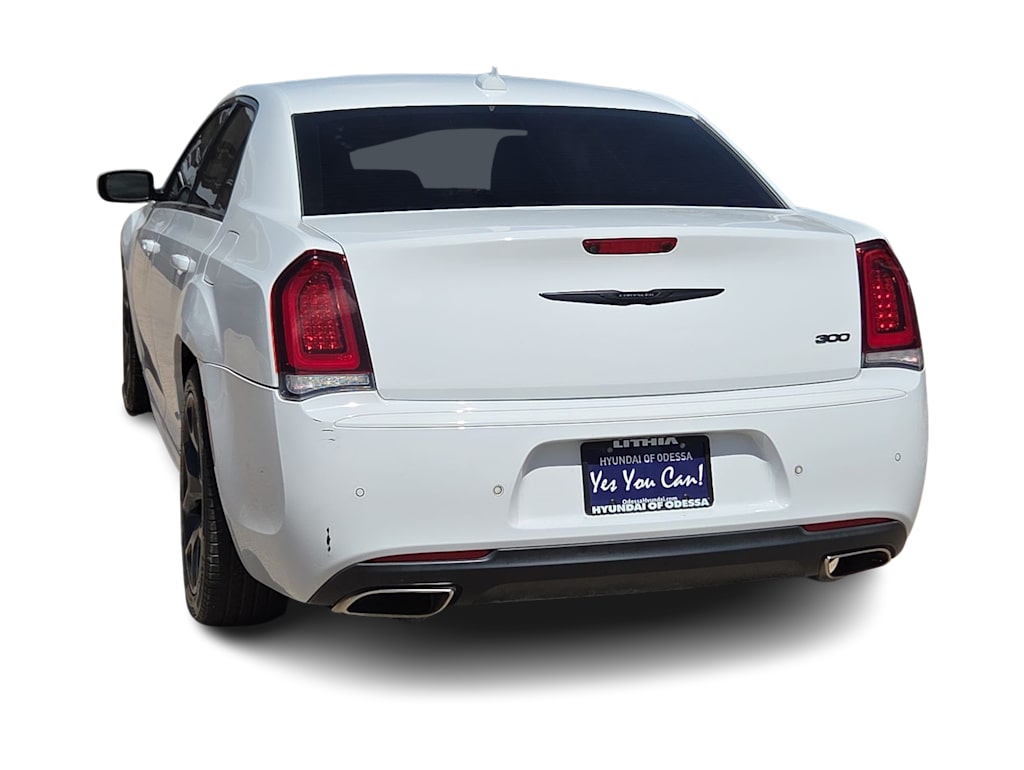Thumbnail: 2022 Chrysler 300 - 5