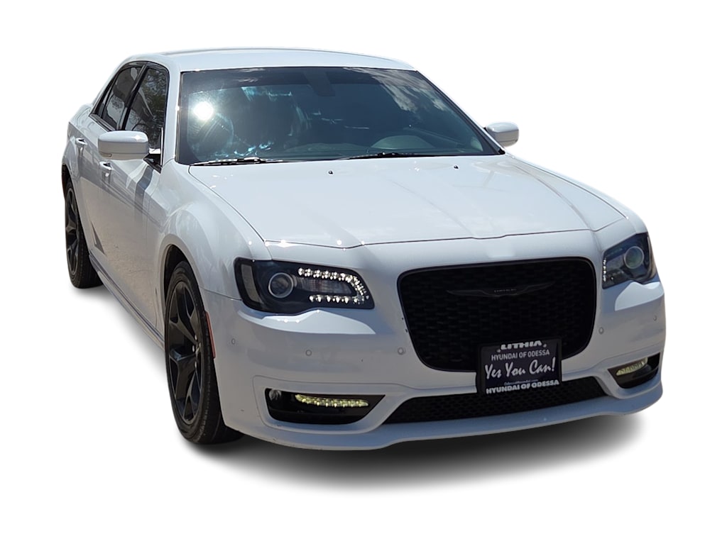 Thumbnail: 2022 Chrysler 300 - 16