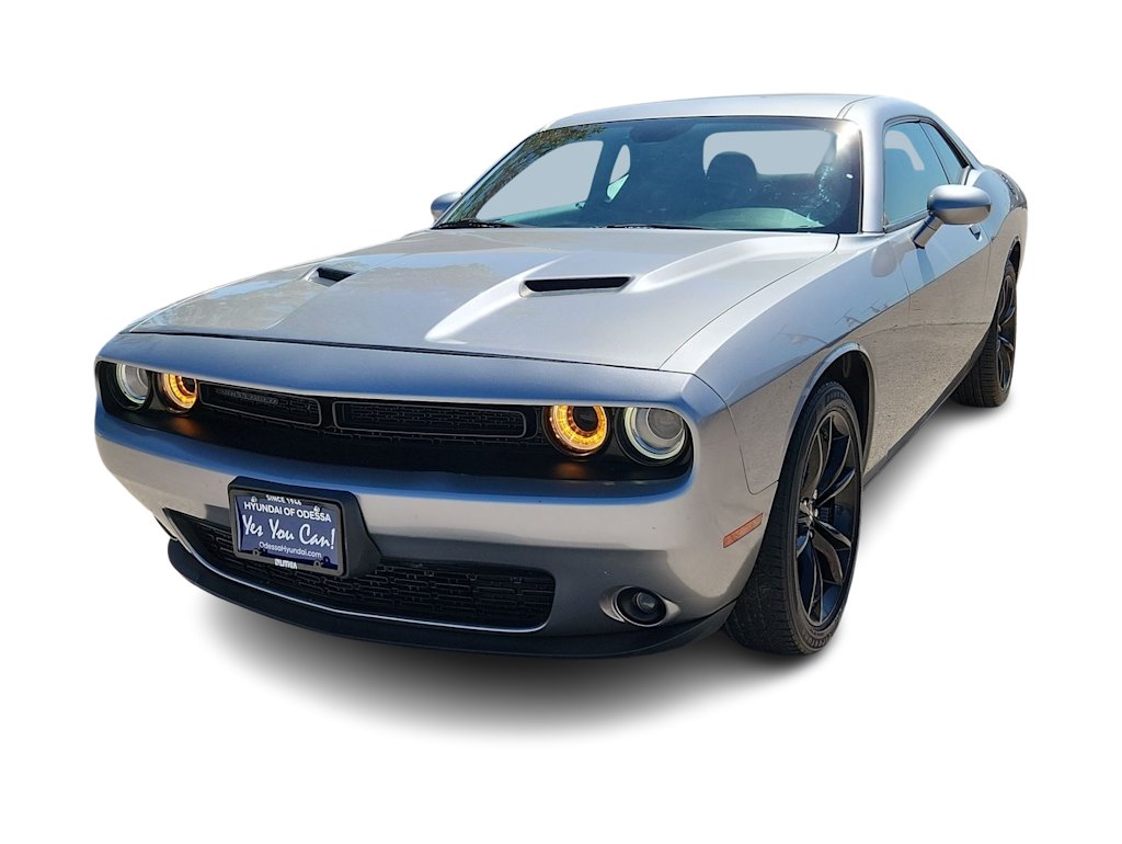 Used 2018 Dodge Challenger SXT with VIN 2C3CDZAG5JH246013 for sale in Medford, OR