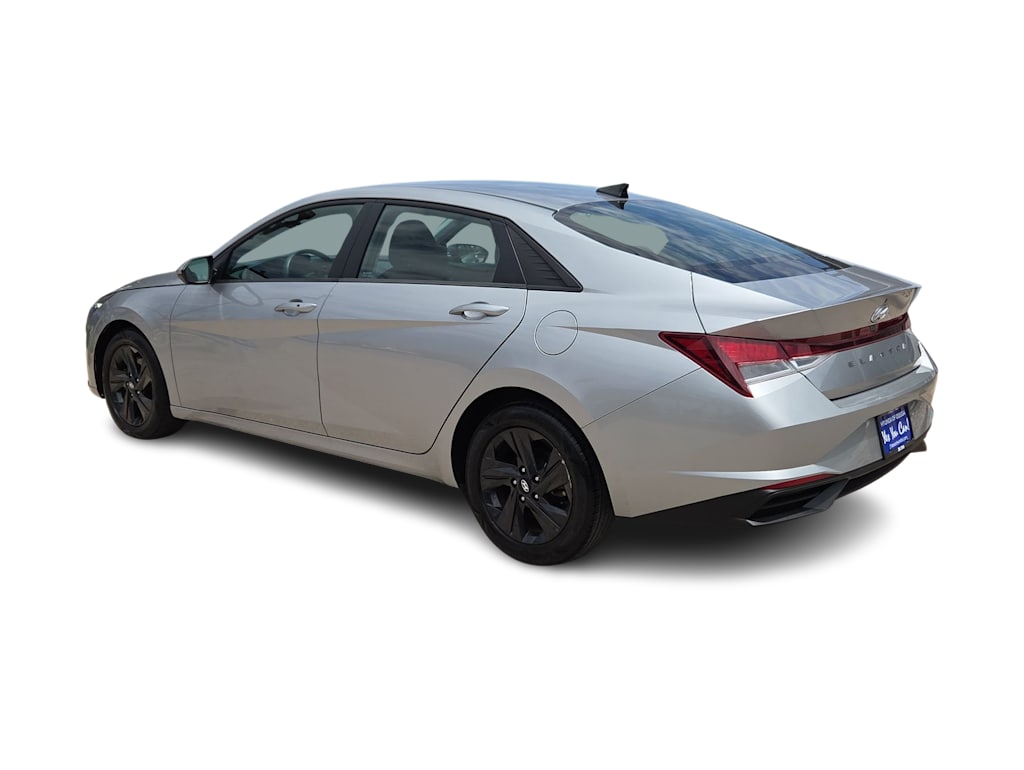 Thumbnail: 2023 Hyundai Elantra - 4