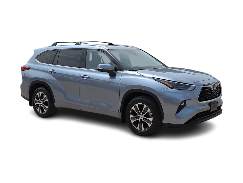 Thumbnail: 2022 Toyota Highlander - 16