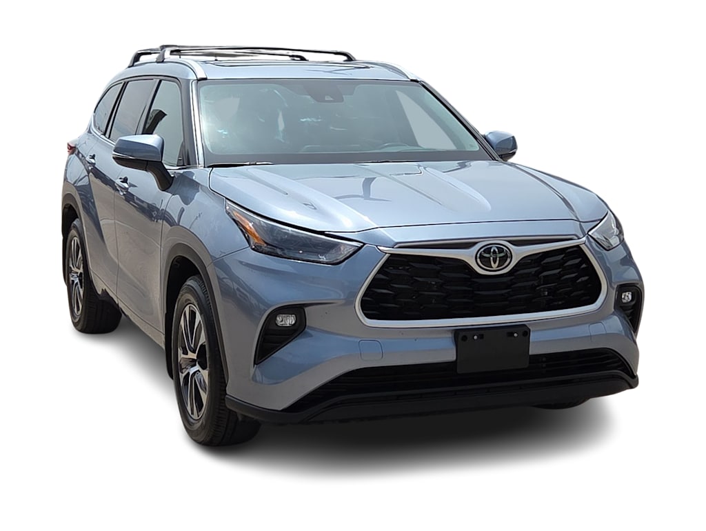 Thumbnail: 2022 Toyota Highlander - 17