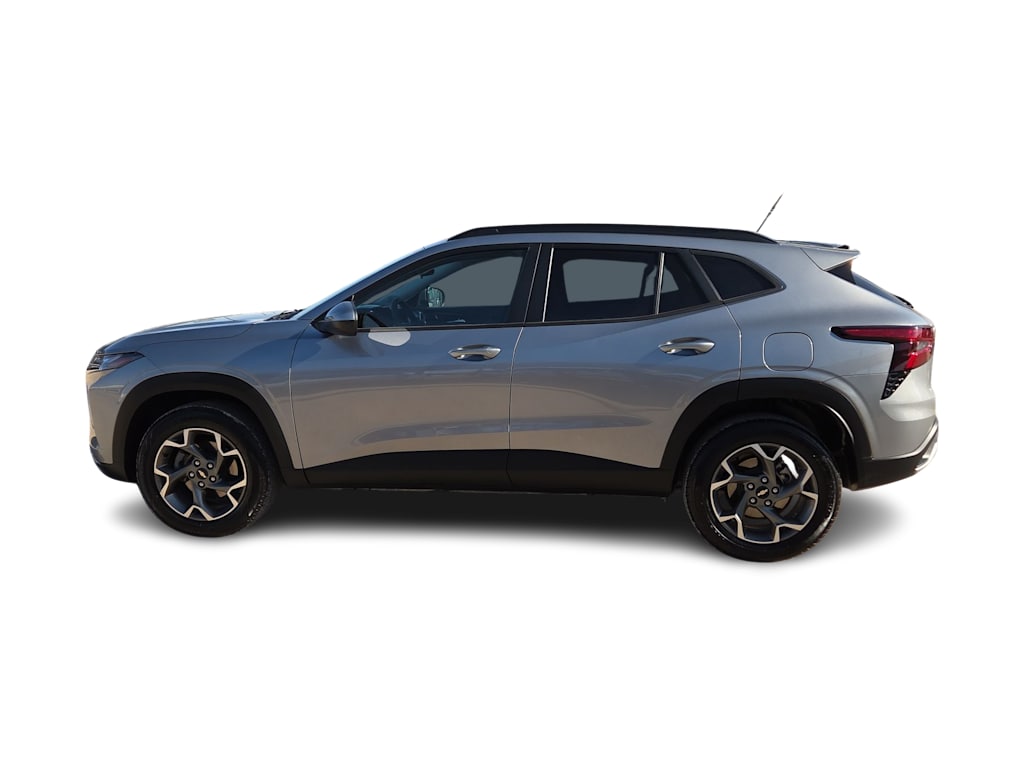 Thumbnail: 2025 Chevrolet Trax - 3
