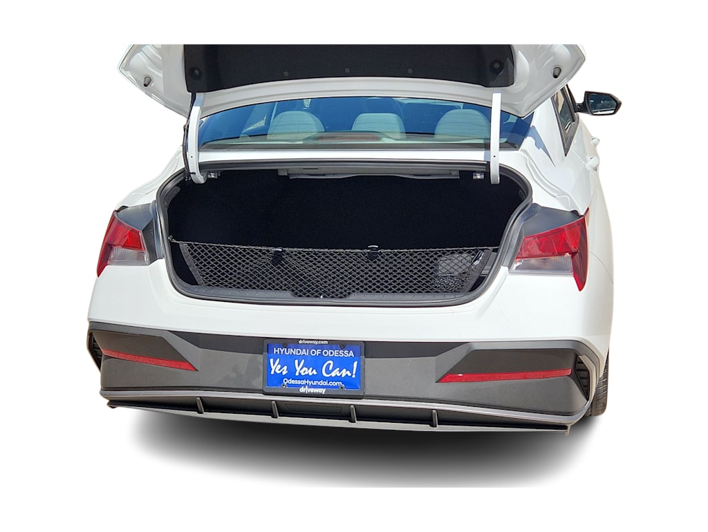 Thumbnail: 2025 Hyundai Elantra - 17