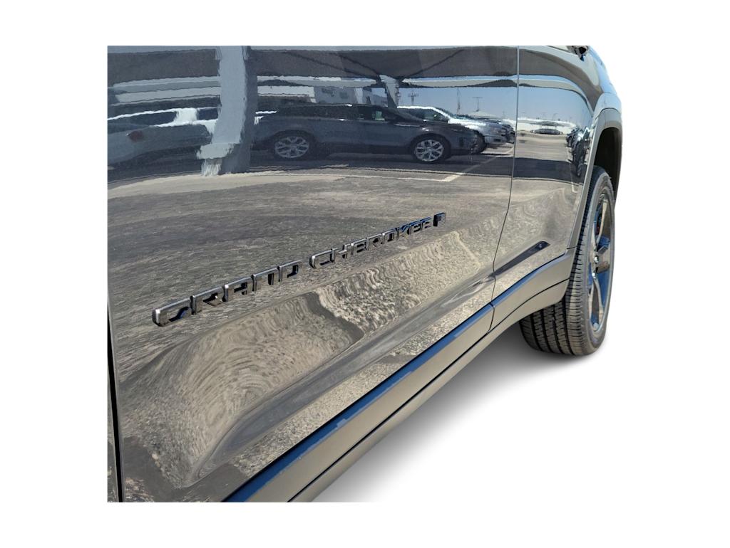 Thumbnail: 2025 Jeep Grand Cherokee - 17