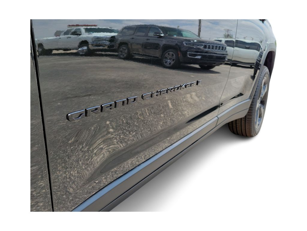 2024 Jeep Grand Cherokee Limited Edition 17