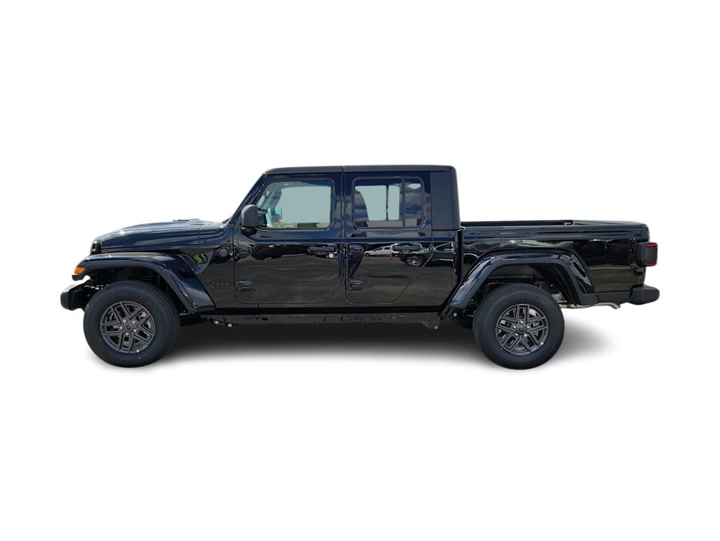 Thumbnail: 2025 Jeep Gladiator - 21