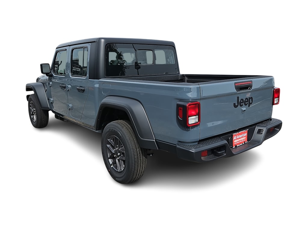 Thumbnail: 2026 Jeep Gladiator - 4