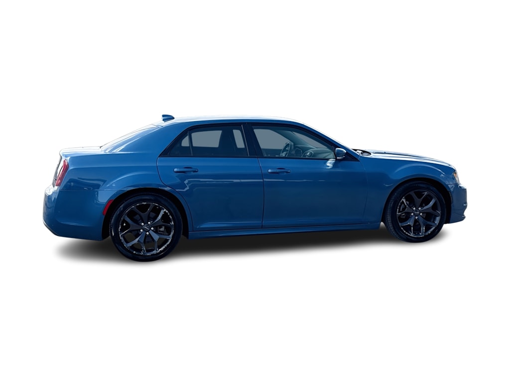 Thumbnail: 2023 Chrysler 300 - 21