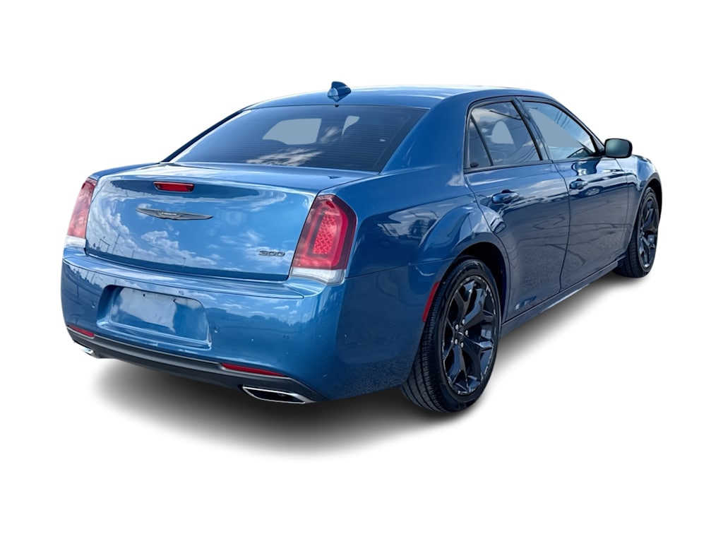 Thumbnail: 2023 Chrysler 300 - 20