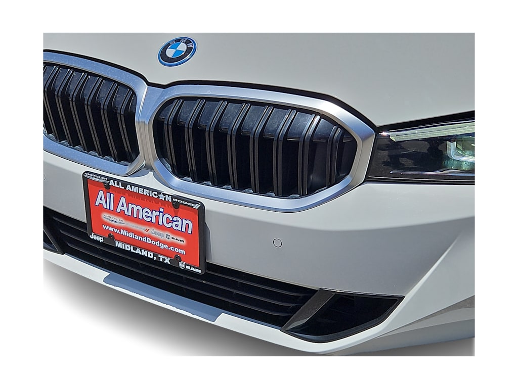 Thumbnail: 2024 BMW 3 Series - 3