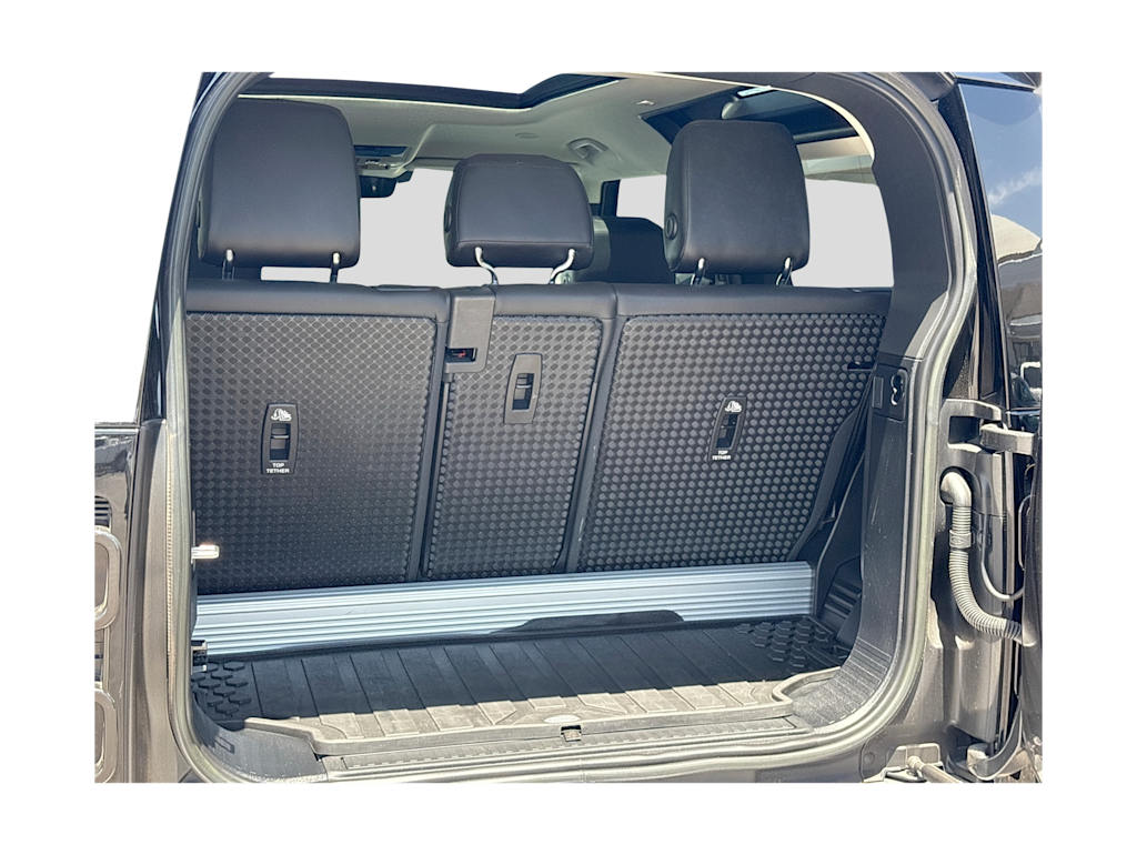 Thumbnail: 2023 Land Rover Defender - 12
