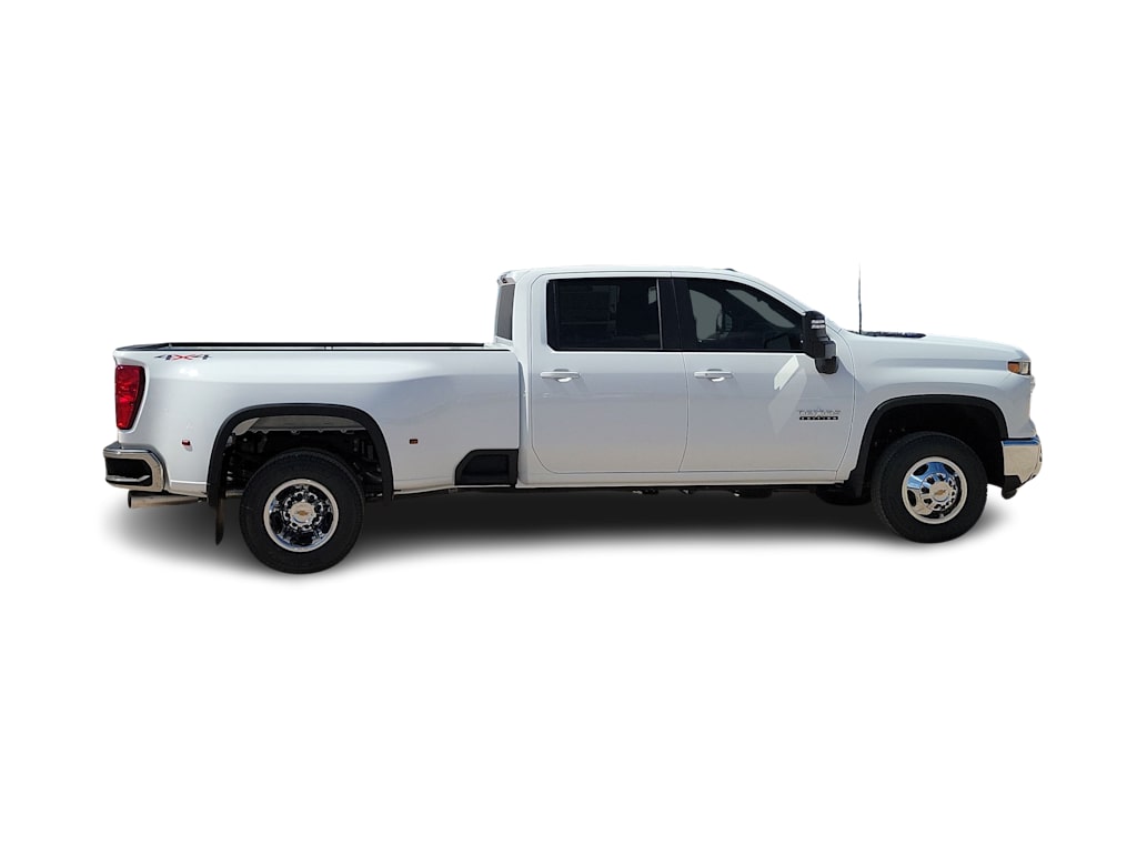 Thumbnail: 2026 Chevrolet Silverado 3500 - 21
