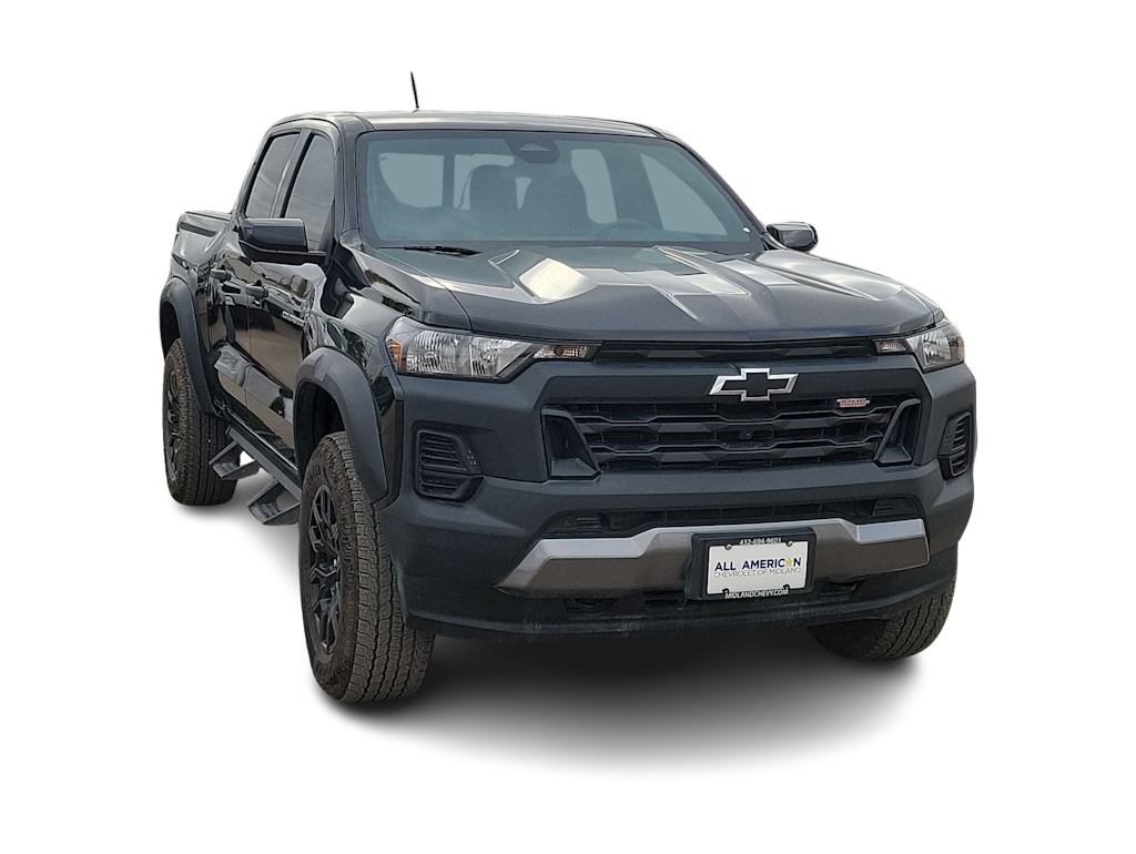 Thumbnail: 2024 Chevrolet Colorado - 16