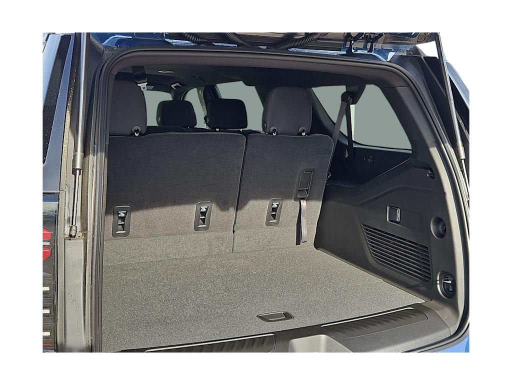 Thumbnail: 2026 Chevrolet Suburban - 17