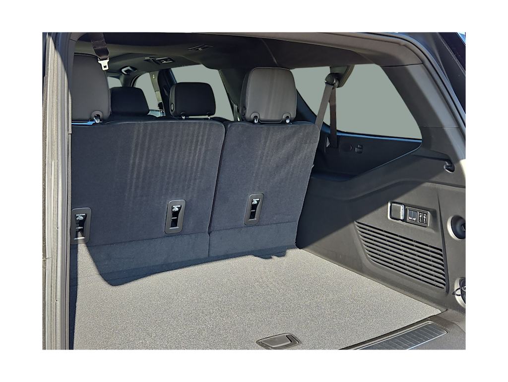 Thumbnail: 2026 Chevrolet Suburban - 16