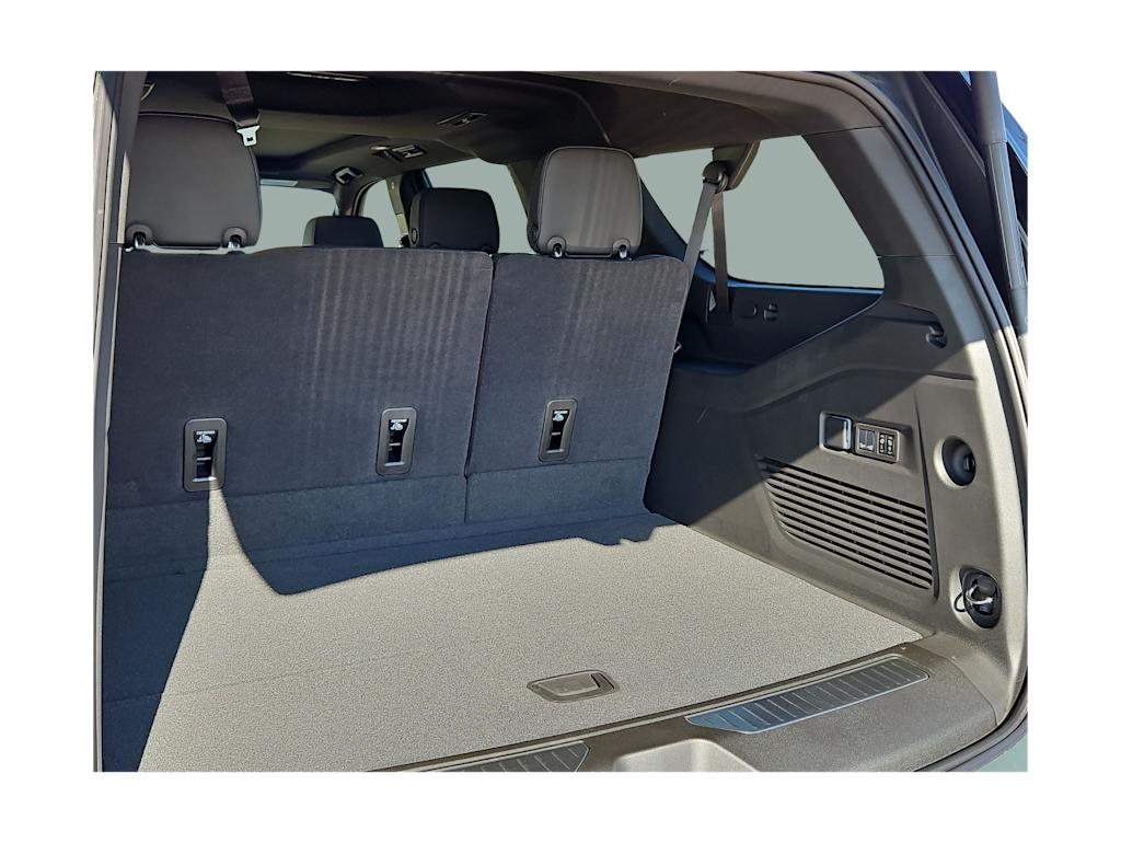 Thumbnail: 2026 Chevrolet Suburban - 17