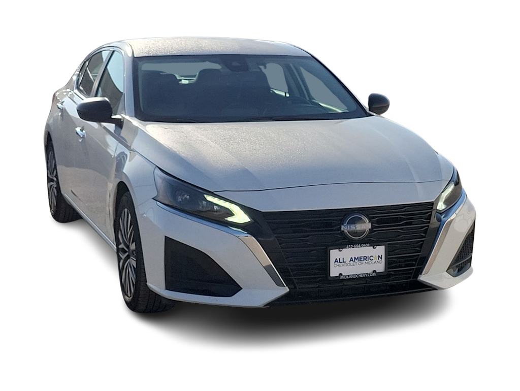 Thumbnail: 2025 Nissan Altima - 18