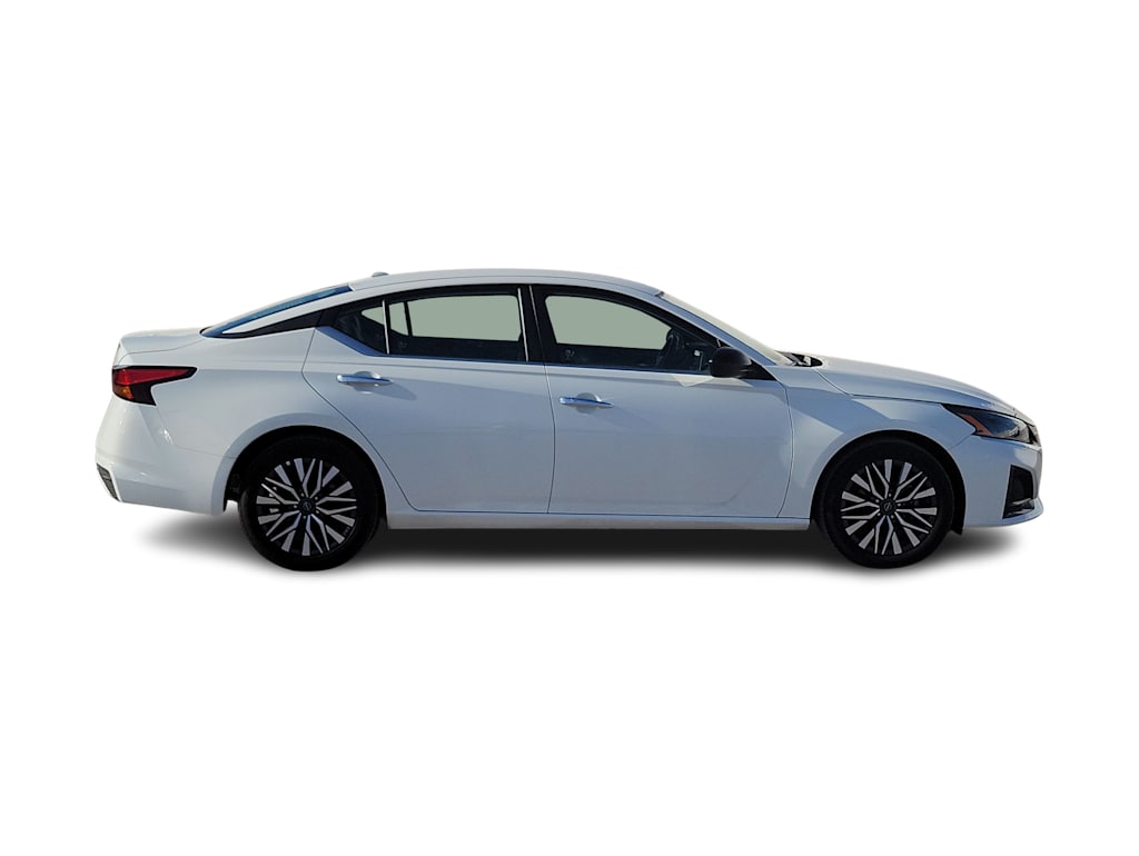 Thumbnail: 2025 Nissan Altima - 21