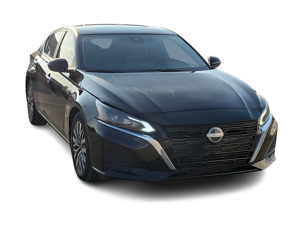 Thumbnail: 2023 Nissan Altima - 18