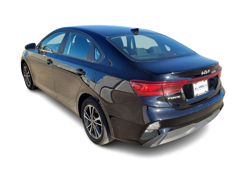 Thumbnail: 2024 Kia Forte - 4