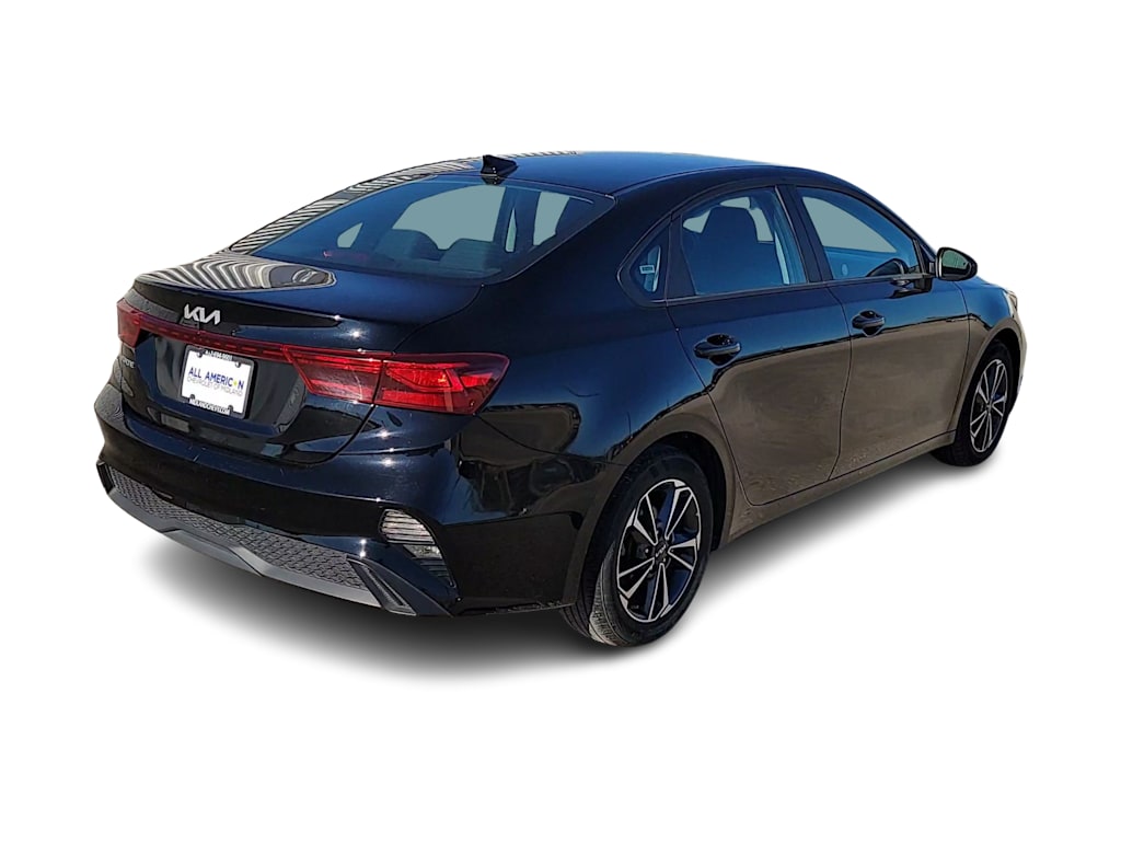 Thumbnail: 2024 Kia Forte - 21