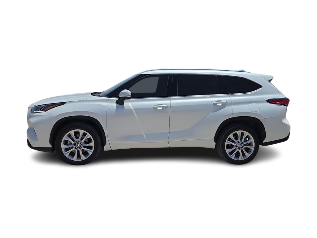 Thumbnail: 2023 Toyota Highlander - 3