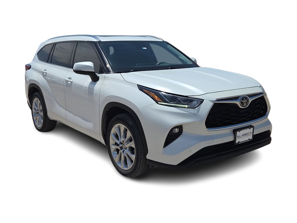 Thumbnail: 2023 Toyota Highlander - 18