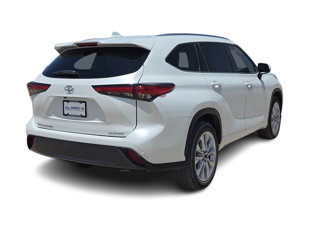 Thumbnail: 2023 Toyota Highlander - 20