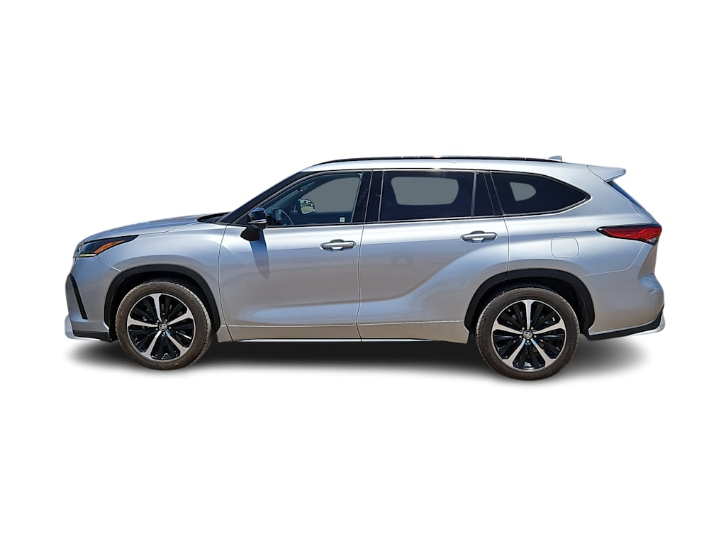 Thumbnail: 2022 Toyota Highlander - 3