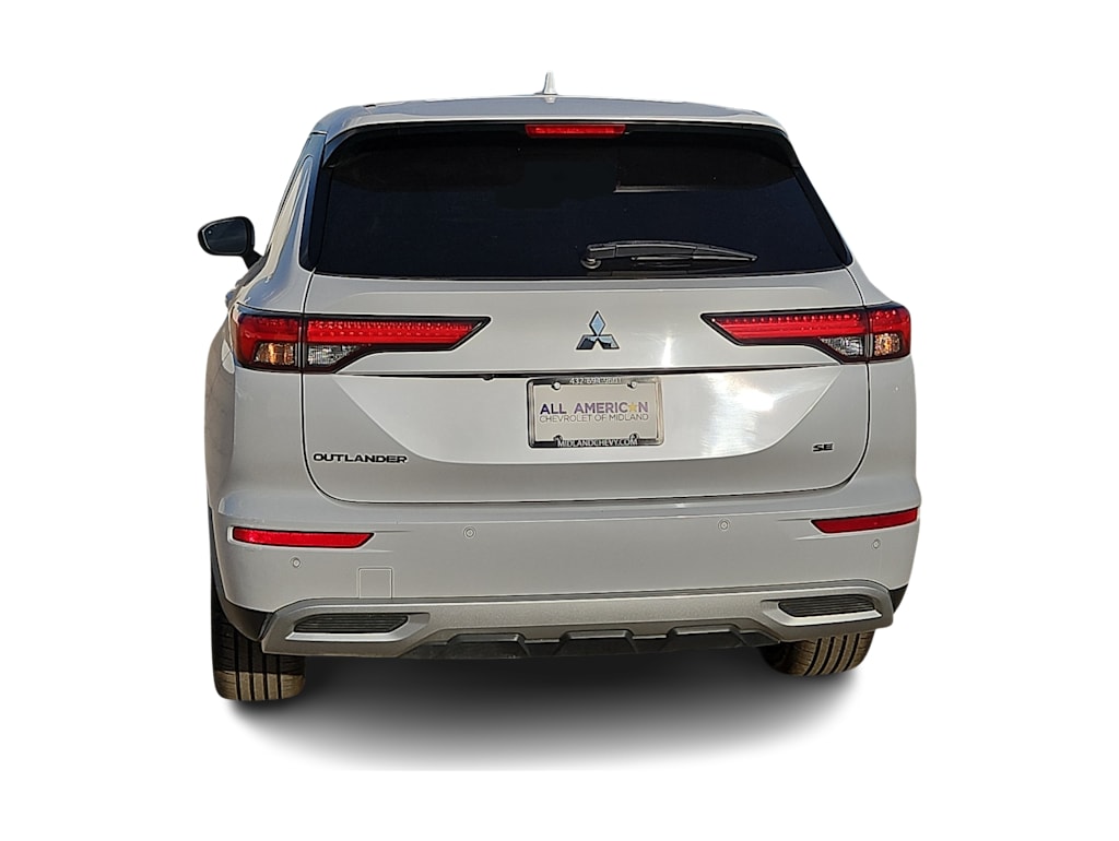 Thumbnail: 2023 Mitsubishi Outlander - 5