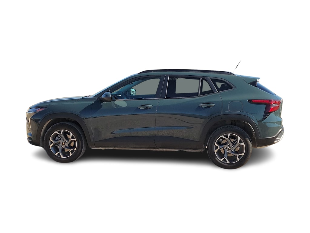 Thumbnail: 2025 Chevrolet Trax - 3