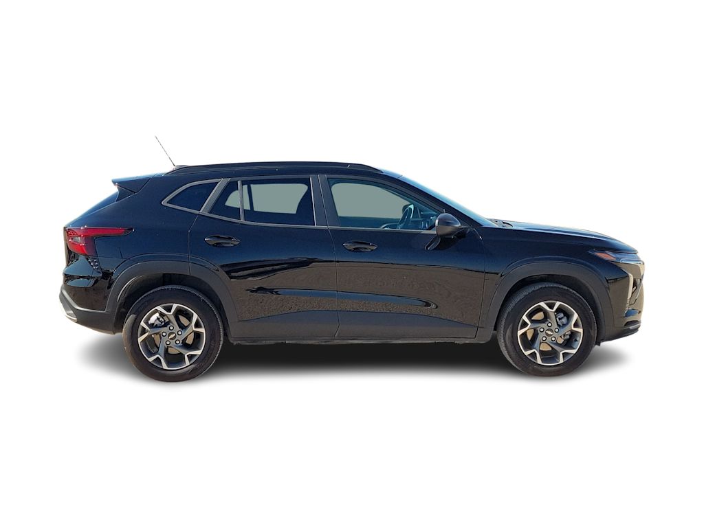 Thumbnail: 2025 Chevrolet Trax - 21