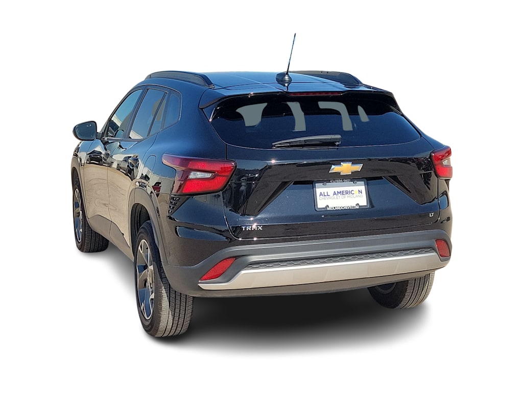 Thumbnail: 2025 Chevrolet Trax - 3