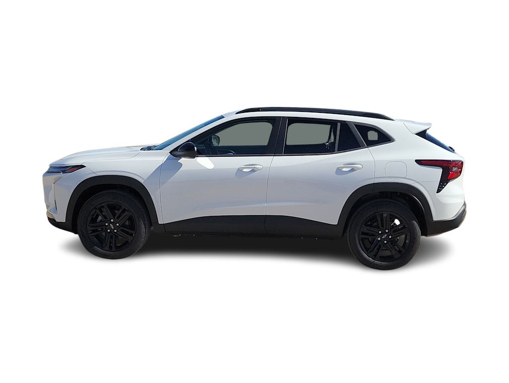 Thumbnail: 2026 Chevrolet Trax - 3