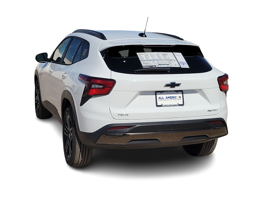 Thumbnail: 2026 Chevrolet Trax - 4