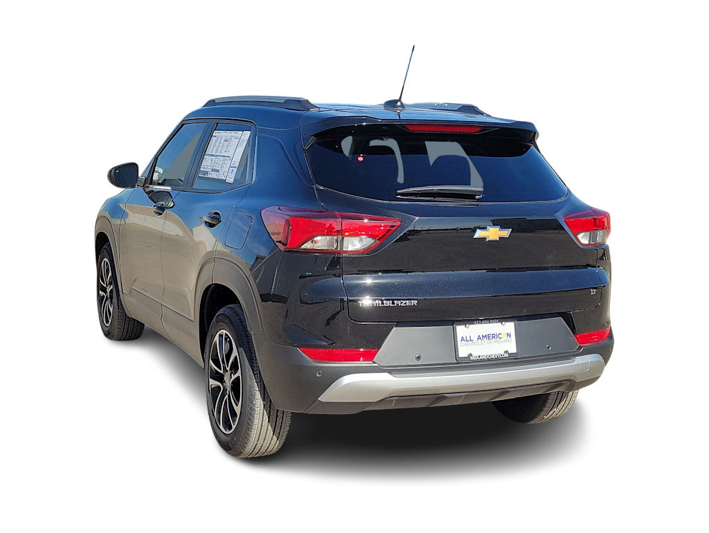 Thumbnail: 2026 Chevrolet TrailBlazer - 4