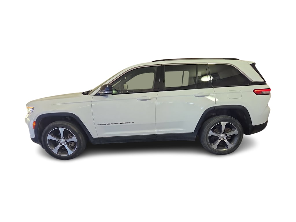 Thumbnail: 2023 Jeep Grand Cherokee - 3