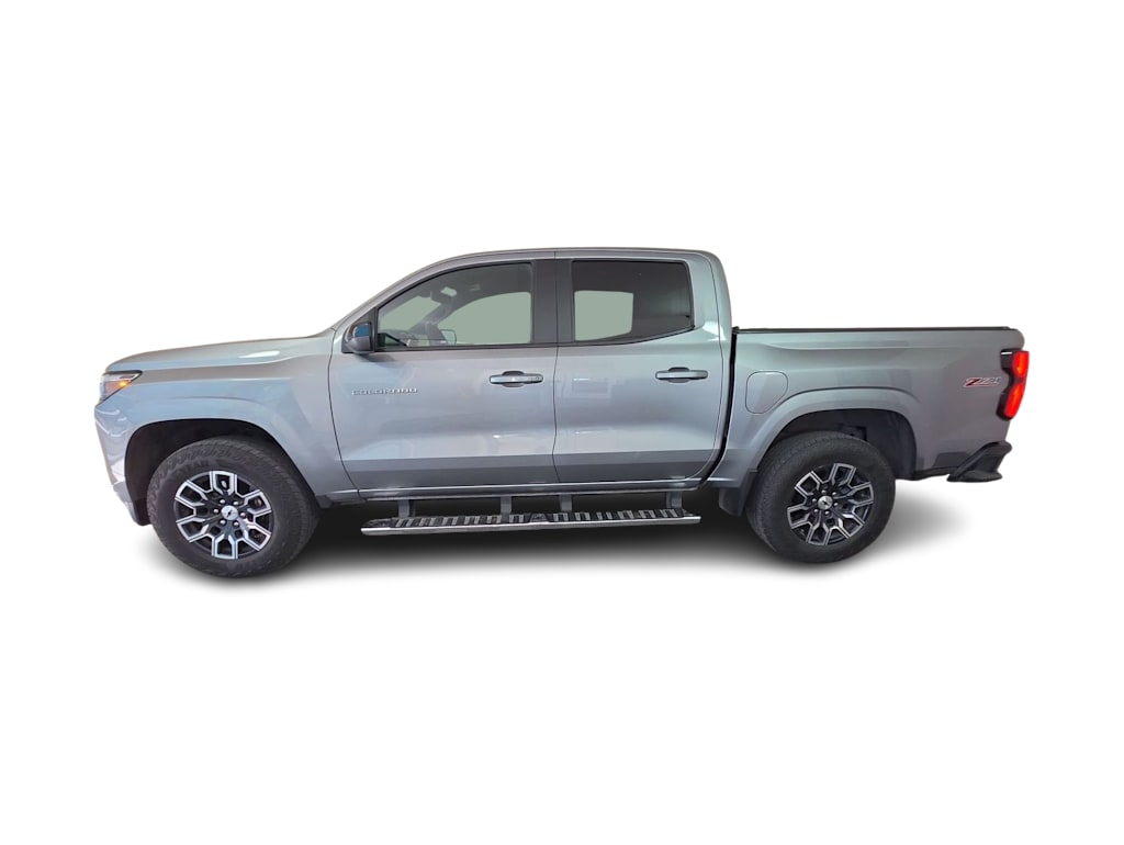 Thumbnail: 2023 Chevrolet Colorado - 3