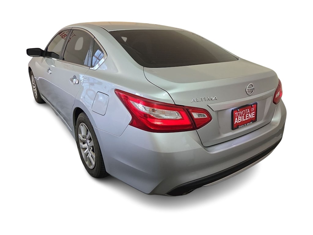Thumbnail: 2017 Nissan Altima - 4