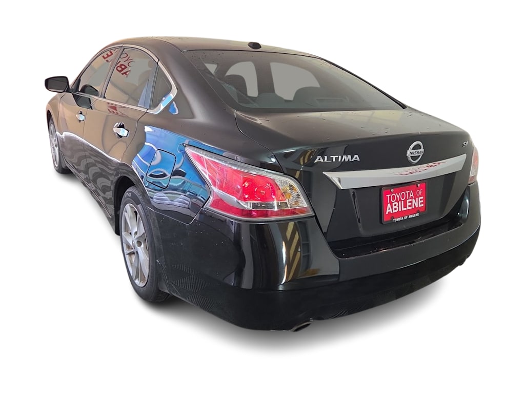 Thumbnail: 2015 Nissan Altima - 4