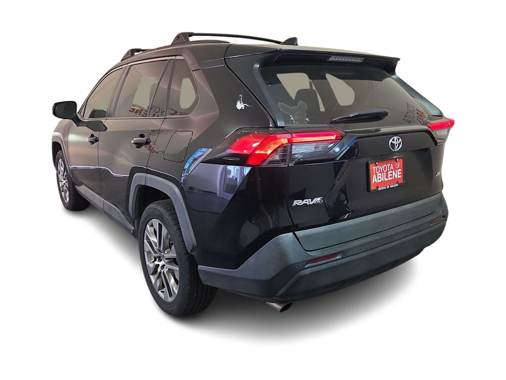 Thumbnail: 2021 Toyota RAV4 - 4