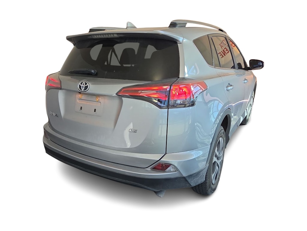 Thumbnail: 2017 Toyota RAV4 - 20
