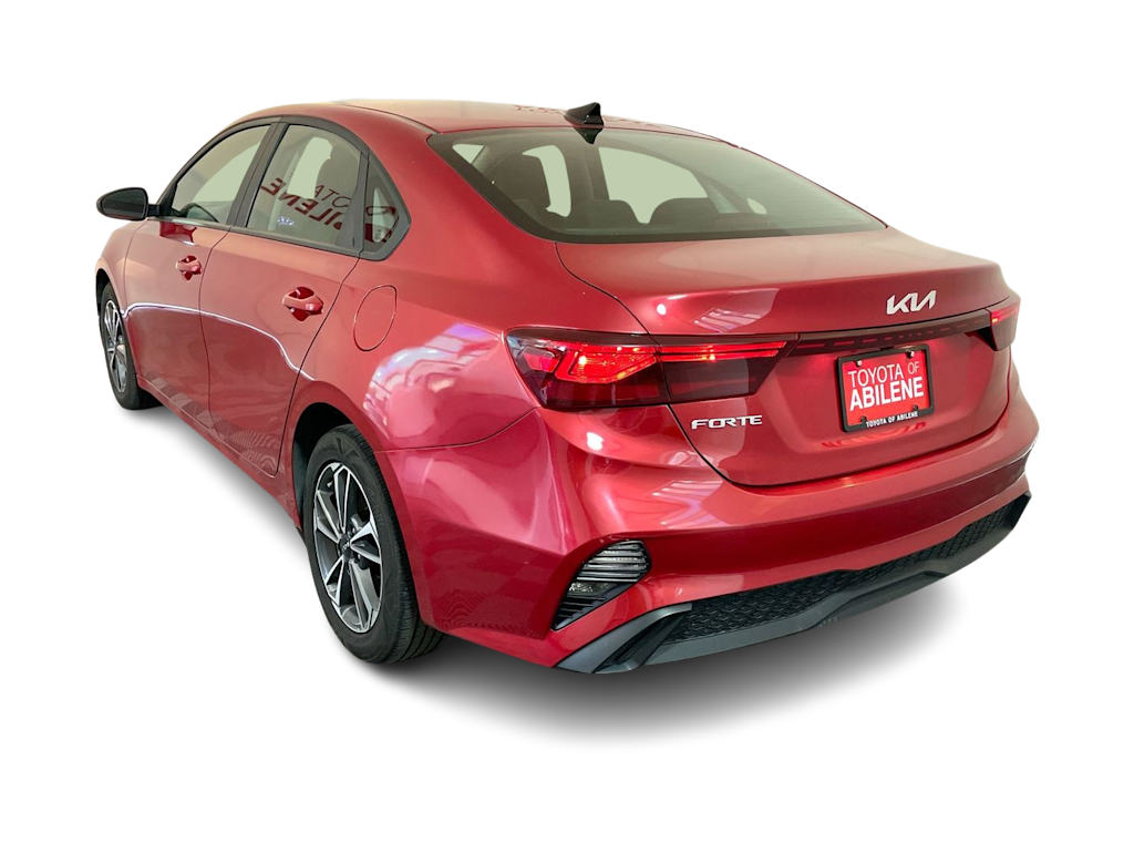 Thumbnail: 2024 Kia Forte - 3